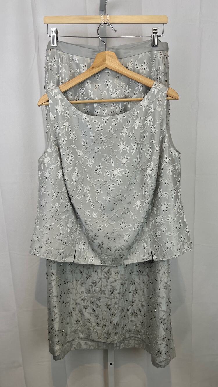 JS COLLECTIONS Beaded Cocktail Set Sleeveless Top Skirt Outfit Silver 20 Plus
